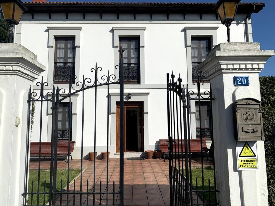 Villa La Casona De Barganaz à Santiago Del Monte Extérieur photo