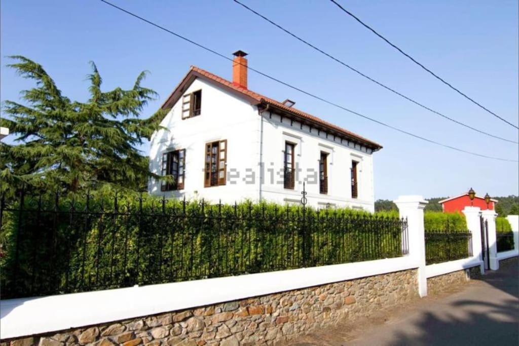 Villa La Casona De Barganaz à Santiago Del Monte Extérieur photo